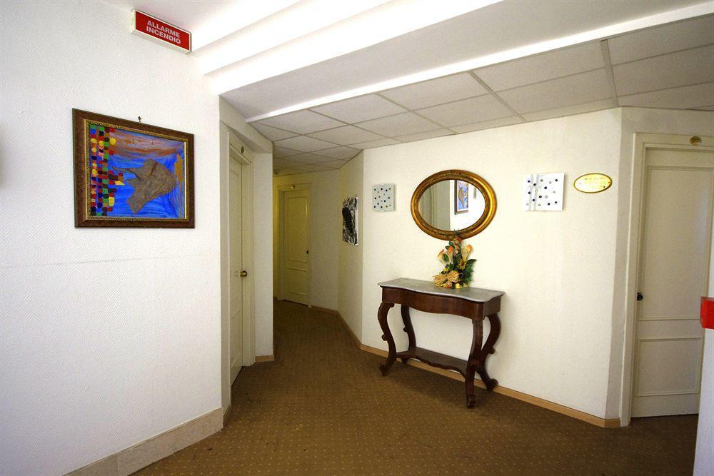 Hotel Clinton Casoria Eksteriør billede