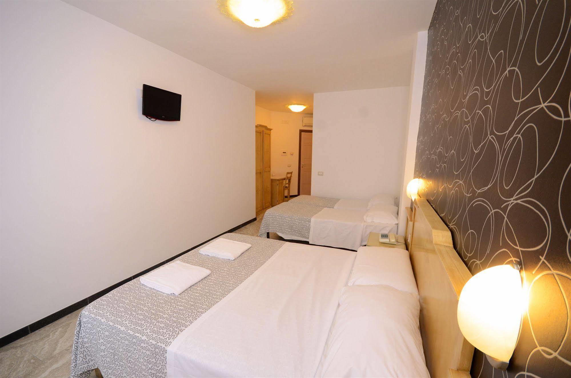 Hotel Clinton Casoria Eksteriør billede